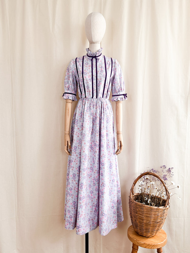 Viola ~ Cute 1970s Handmade Lilac Puff Sleeve Prairie Dream Dress