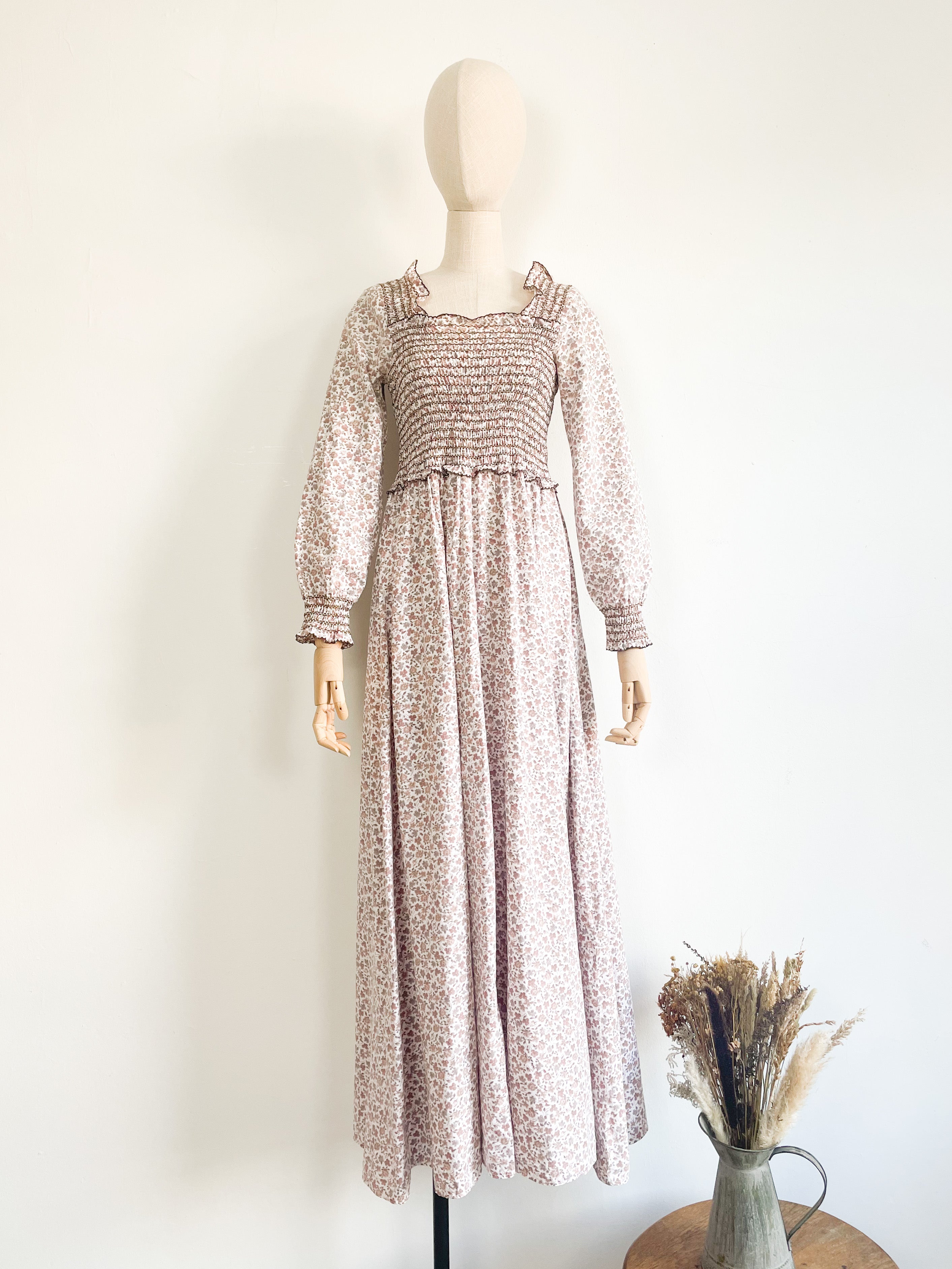 The Bisque The Pansy Garden