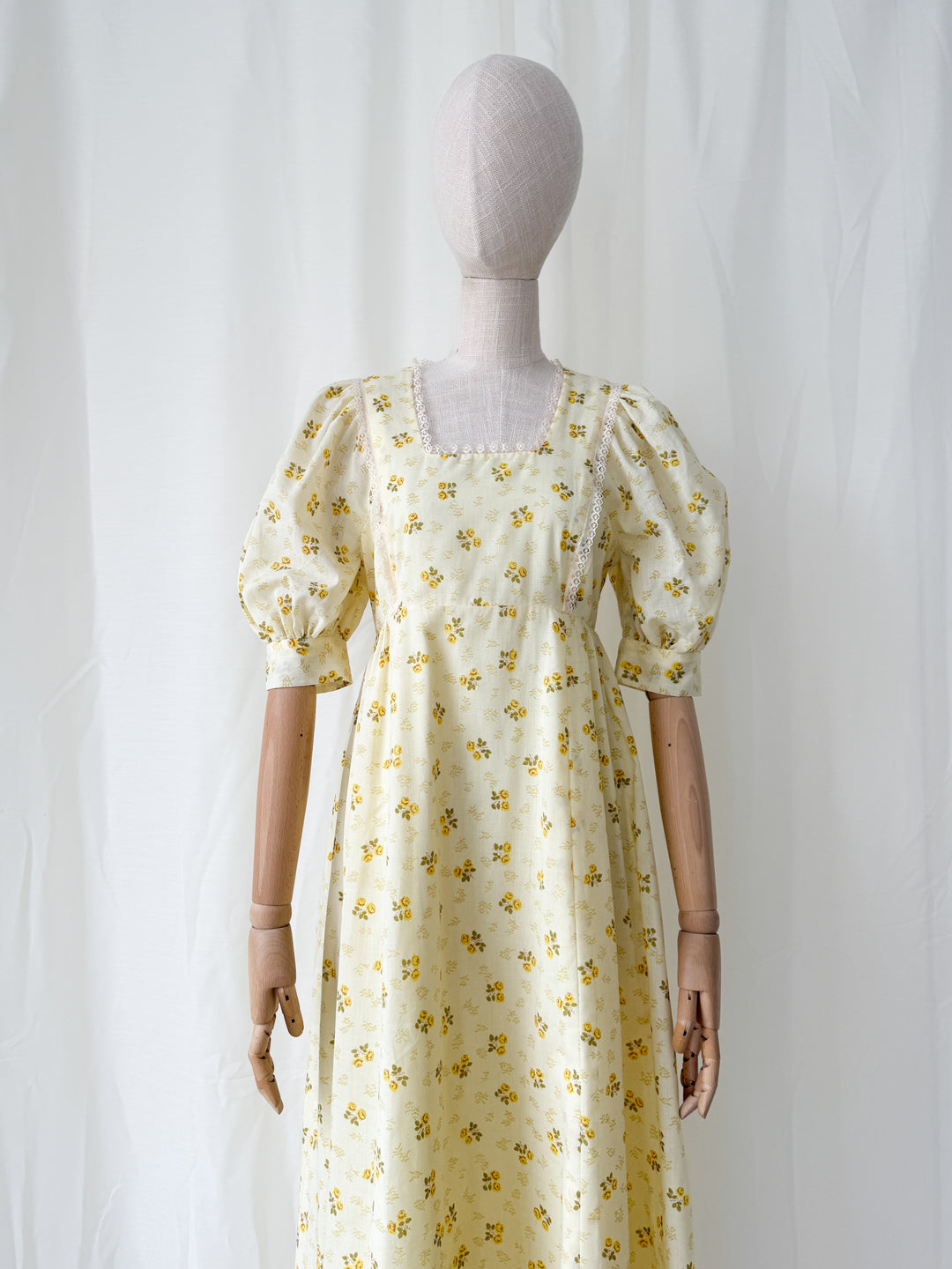 Stunning 1970s Lemon Cotton Puff Sleeve Floral Maxi Dress