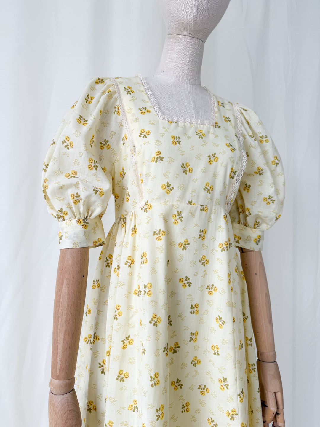 Stunning 1970s Lemon Cotton Puff Sleeve Floral Maxi Dress