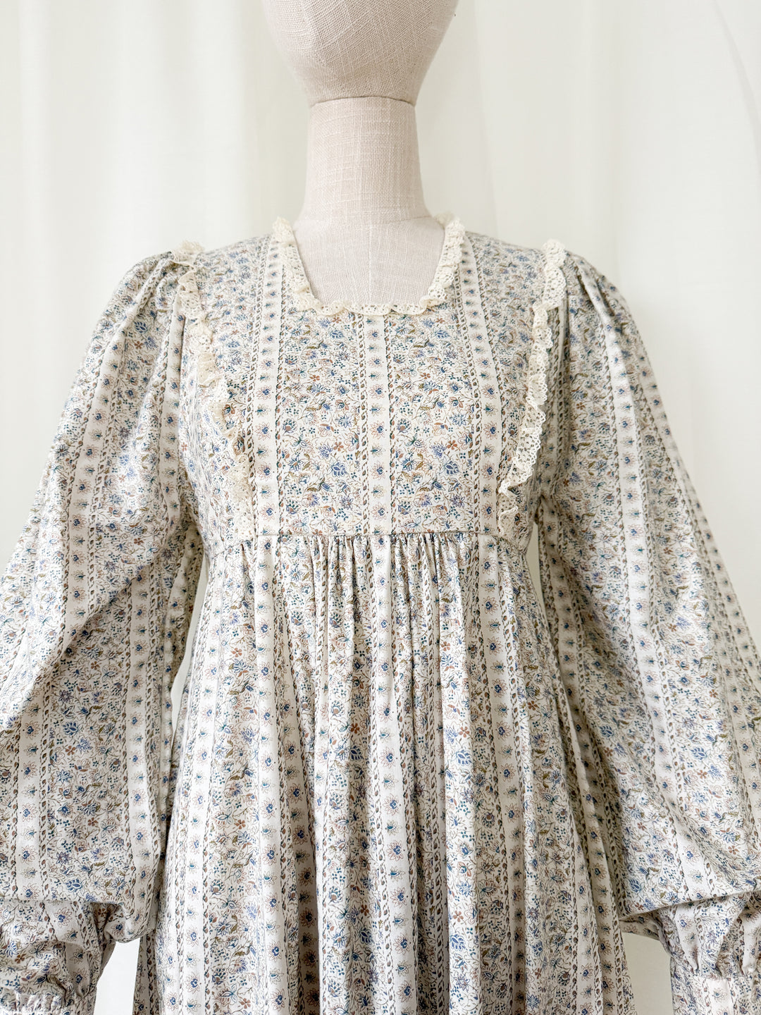 Divine Delicate Floral 1970s Cotton Billowing Sleeve Maxi Dress
