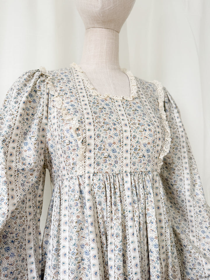 Divine Delicate Floral 1970s Cotton Billowing Sleeve Maxi Dress