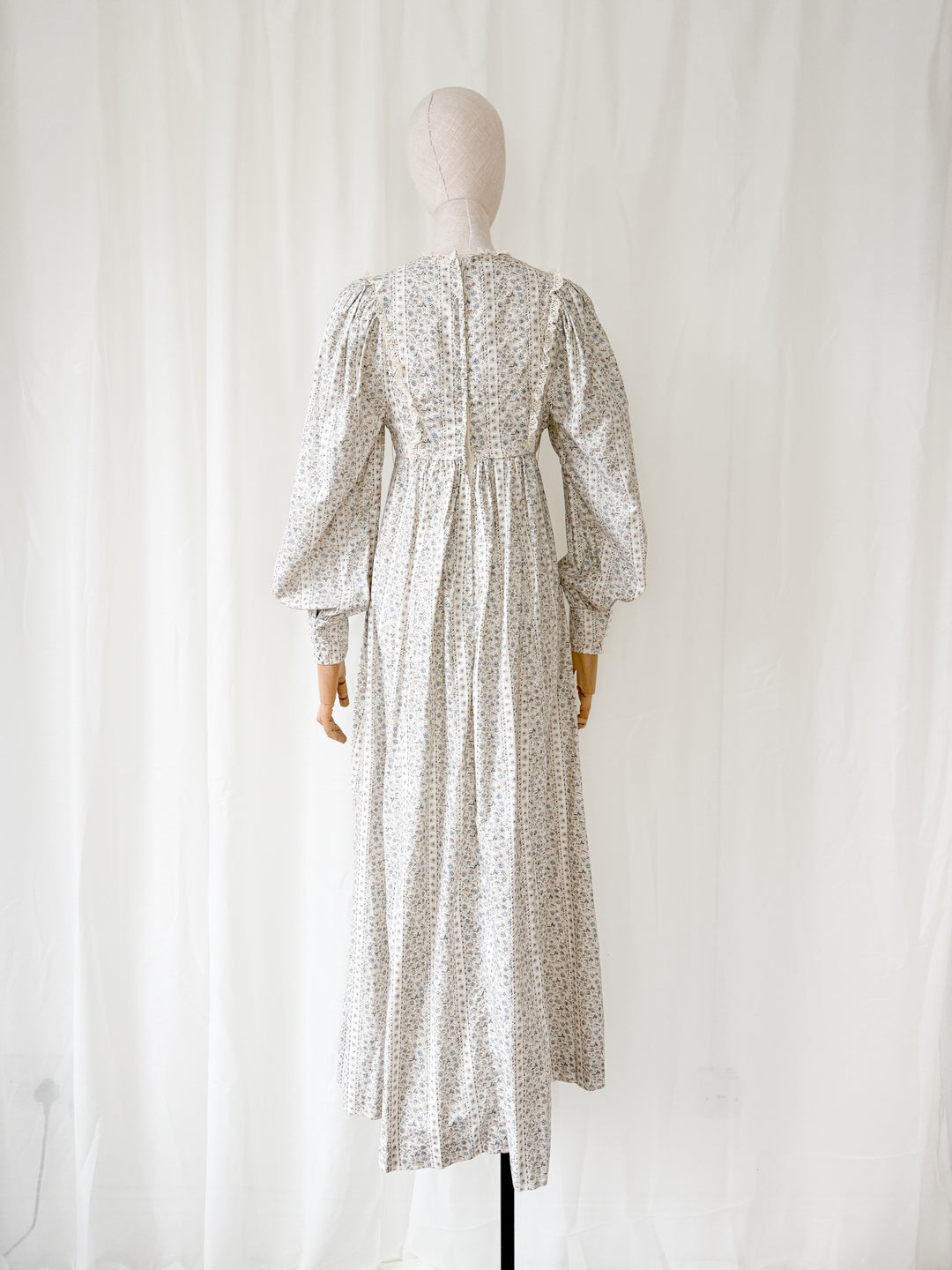 Divine Delicate Floral 1970s Cotton Billowing Sleeve Maxi Dress