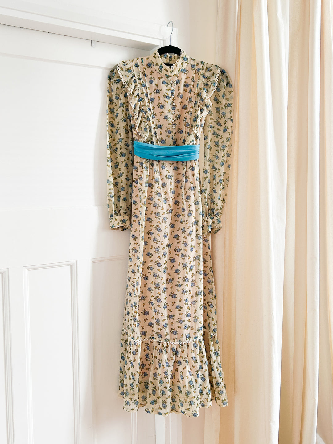 Beautiful 70s Spring Floral Cotton Prairie Maxi Dress