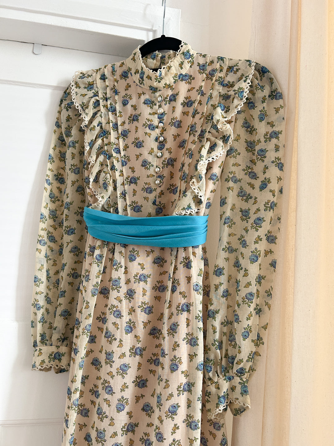 Beautiful 70s Spring Floral Cotton Prairie Maxi Dress