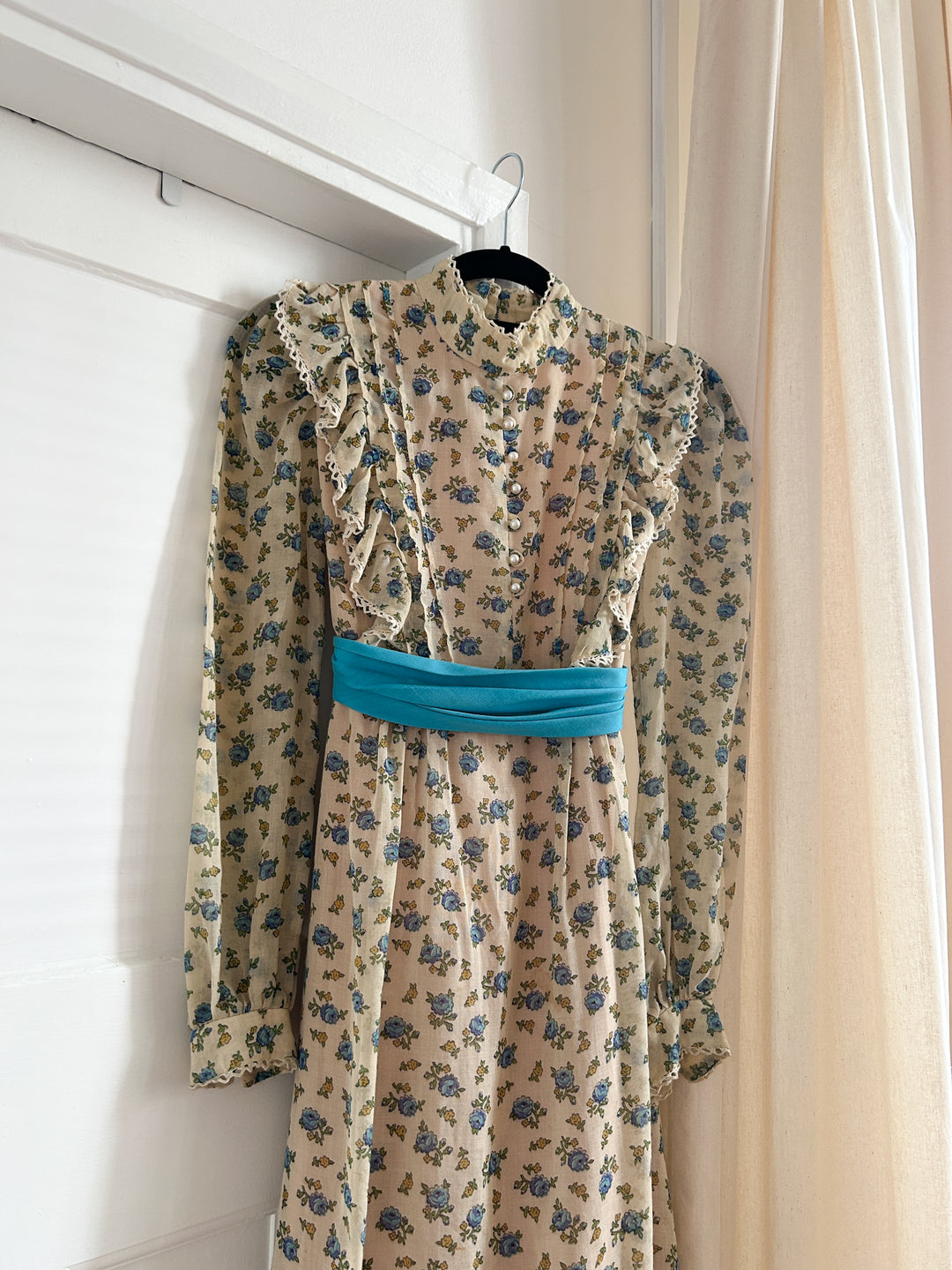 Beautiful 70s Spring Floral Cotton Prairie Maxi Dress