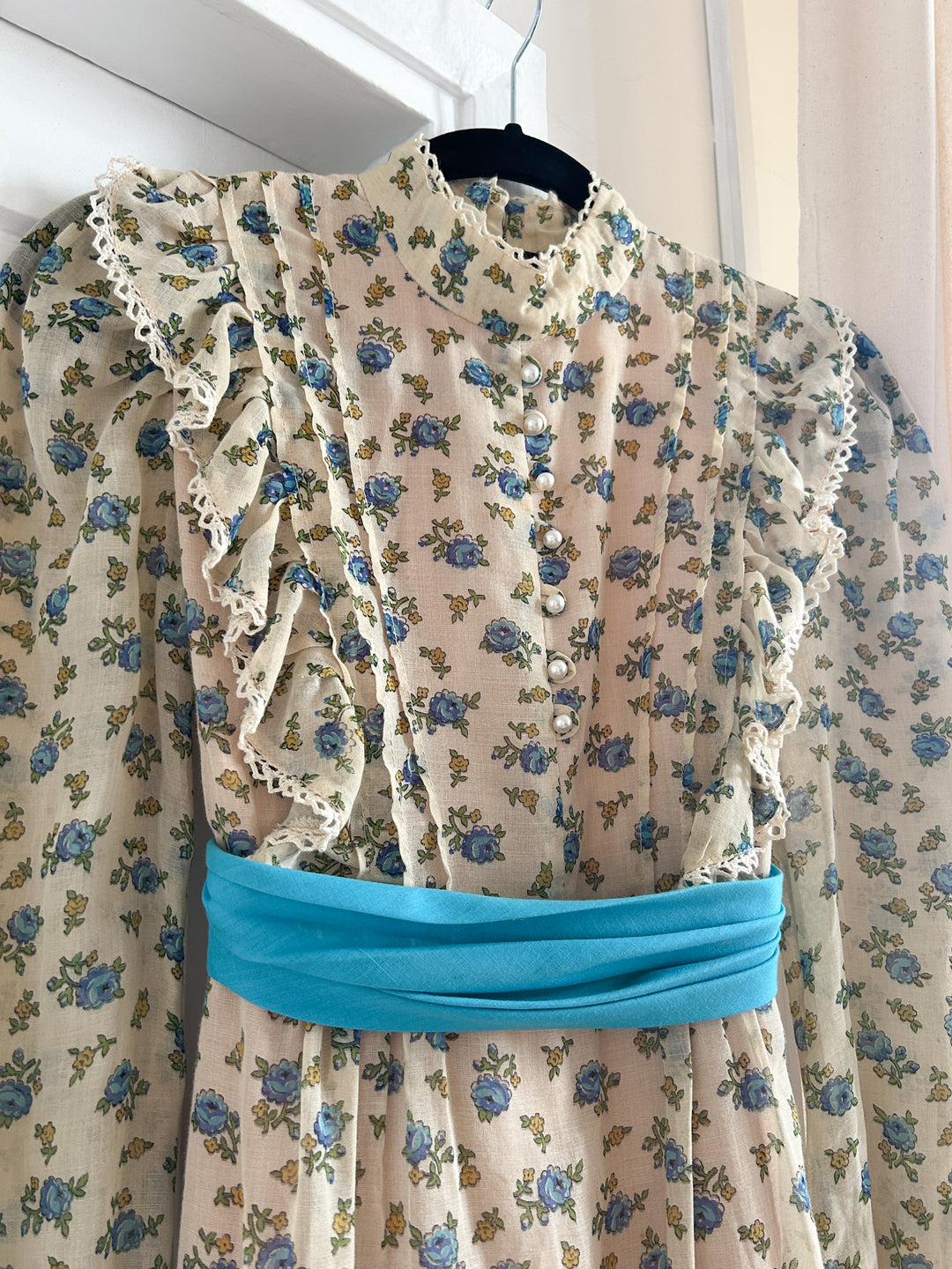 Beautiful 70s Spring Floral Cotton Prairie Maxi Dress