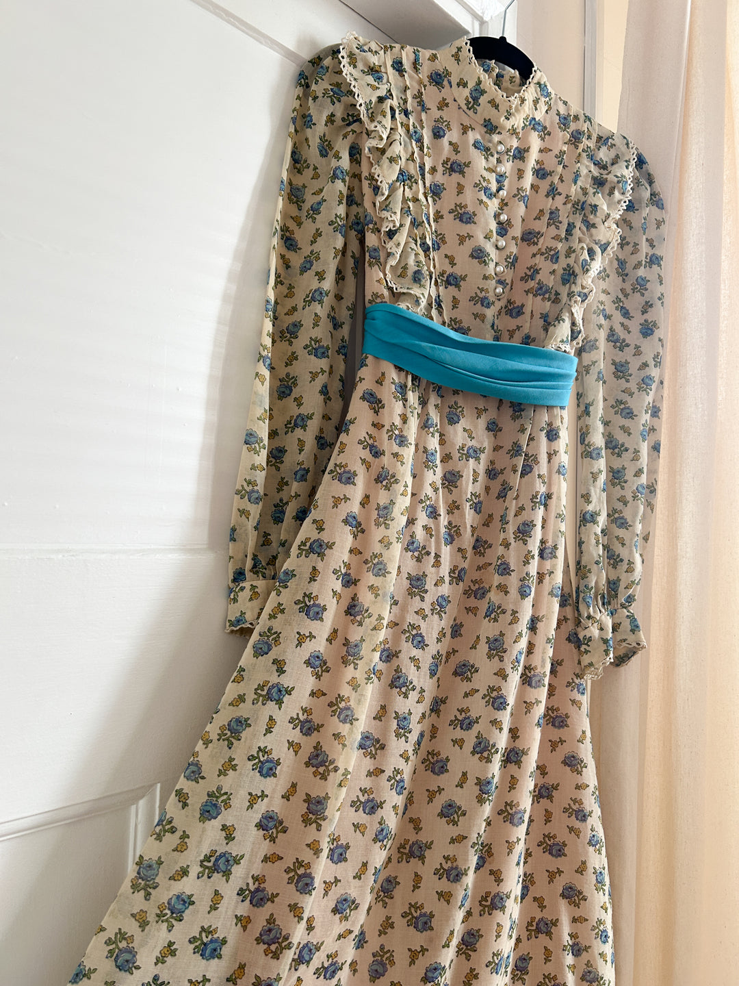 Beautiful 70s Spring Floral Cotton Prairie Maxi Dress