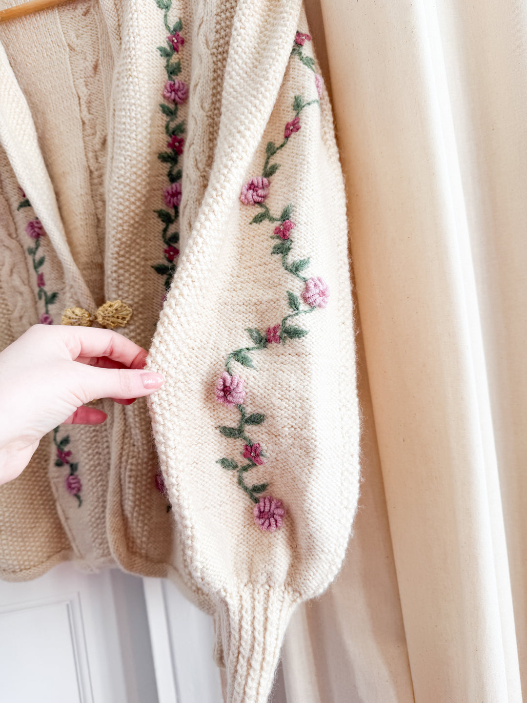 Breathtaking Oversized 70s Wool Austrian Floral Cardigan