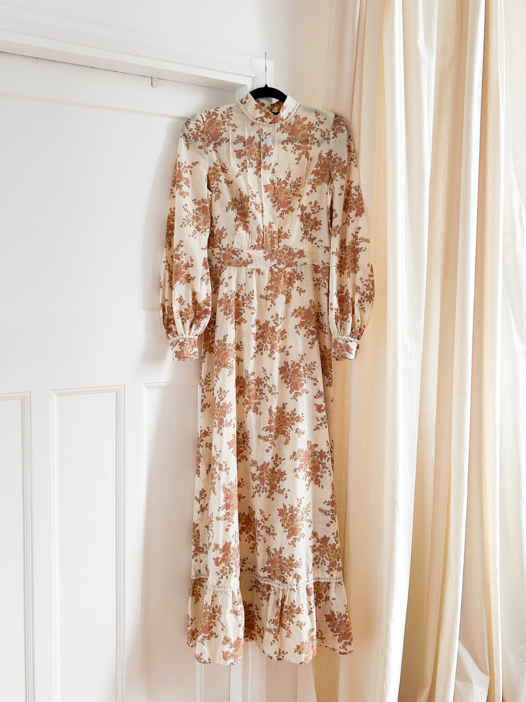 Heavenly Soft Brown Floral 70s Cotton Prairie Maxi Dresss