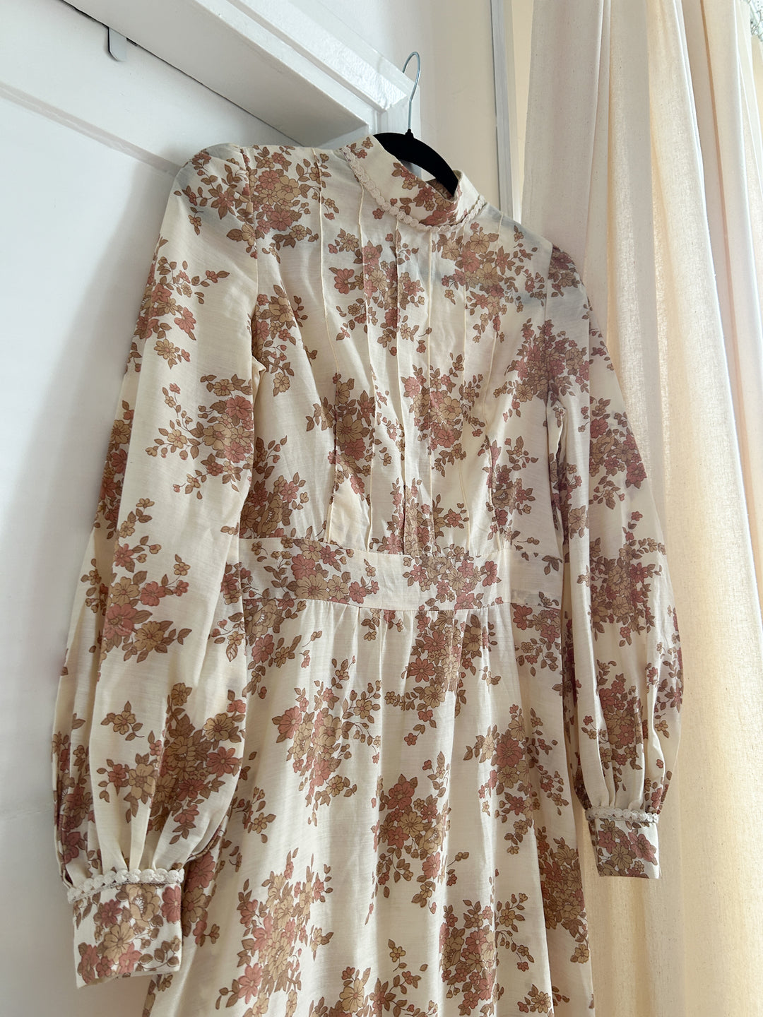 Heavenly Soft Brown Floral 70s Cotton Prairie Maxi Dresss