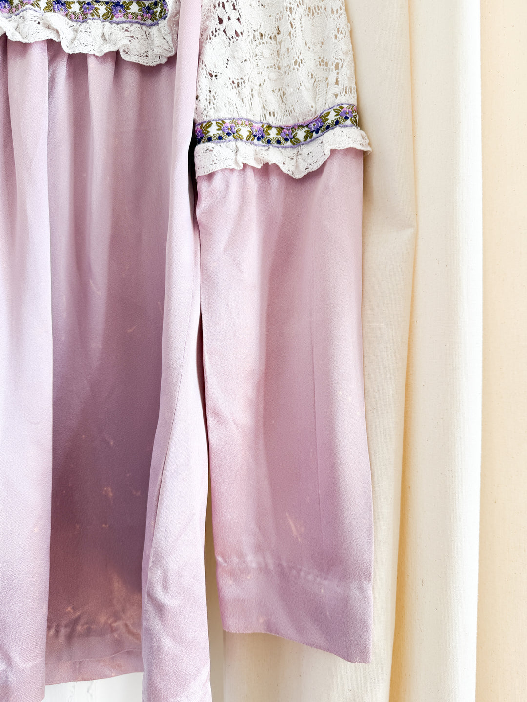 Insane (but wounded) Rare 60s Medieval Blouse