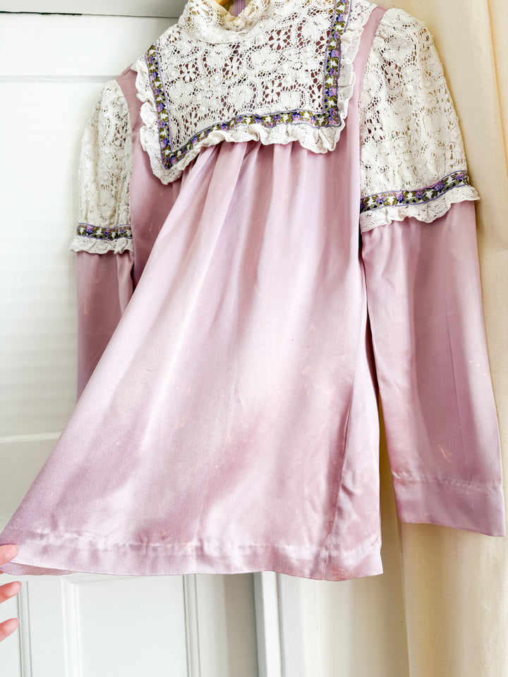 Insane (but wounded) Rare 60s Medieval Blouse
