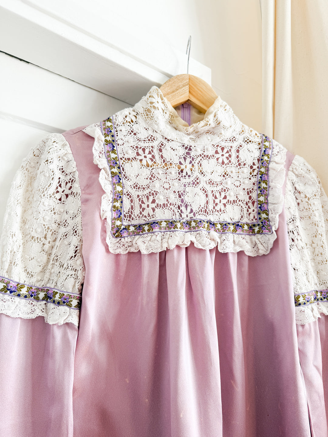 Insane (but wounded) Rare 60s Medieval Blouse