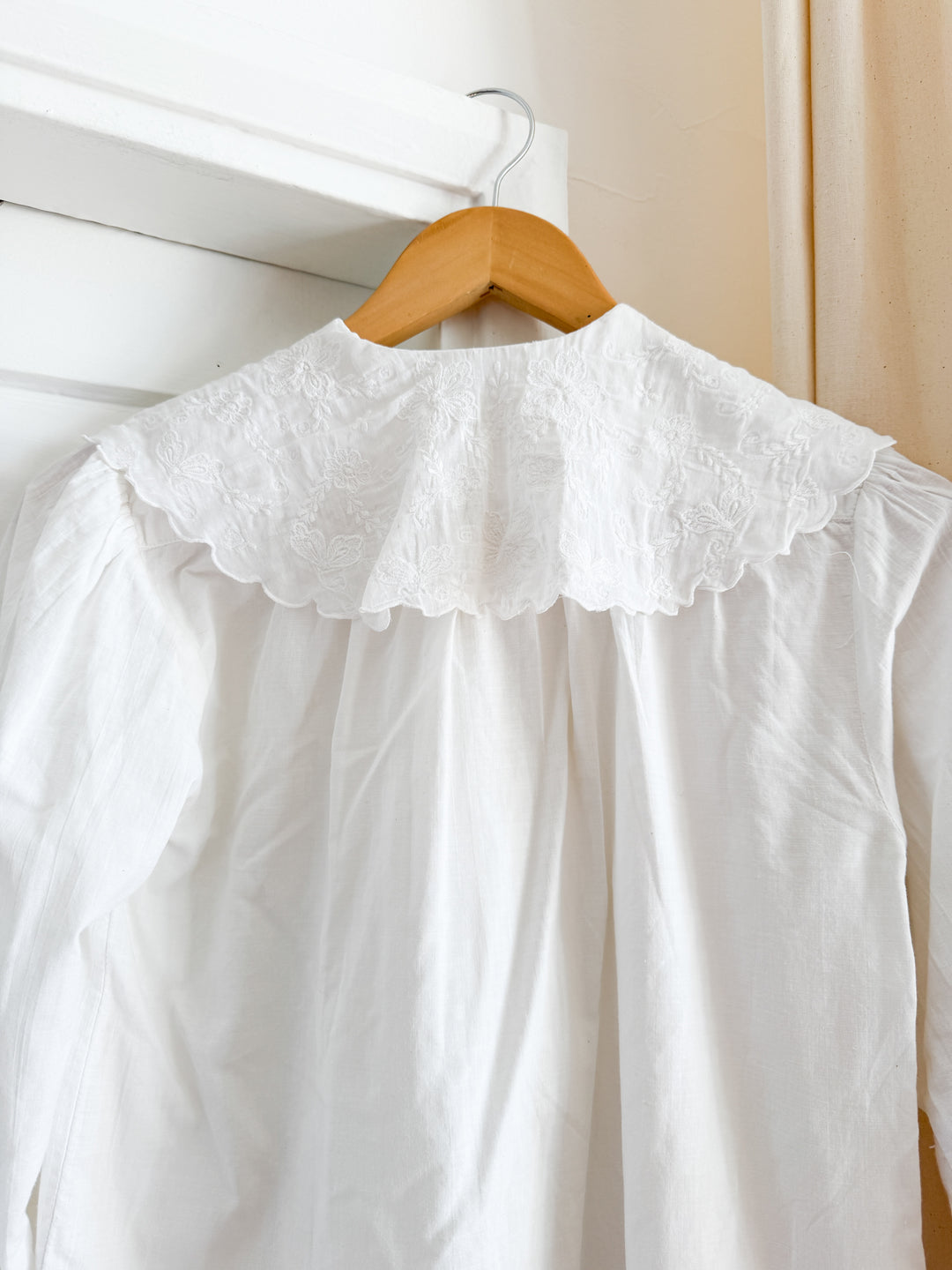 Beautiful Rare Indian Cotton Embroidered Collar Blouse