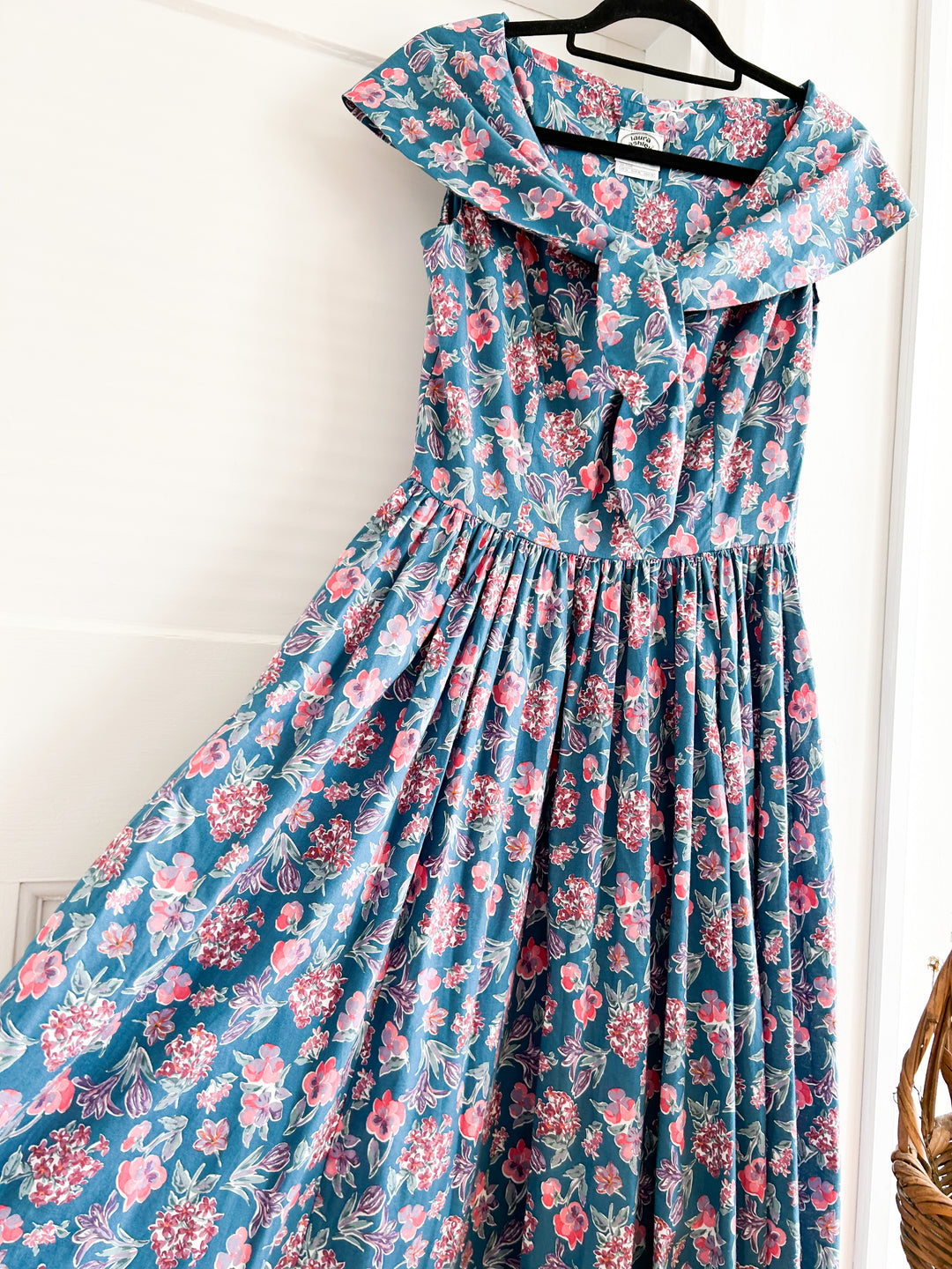 vintage laura ashley dresses RARE 80S LAURA ASHLEY FLORAL DRESS – The Pansy Garden