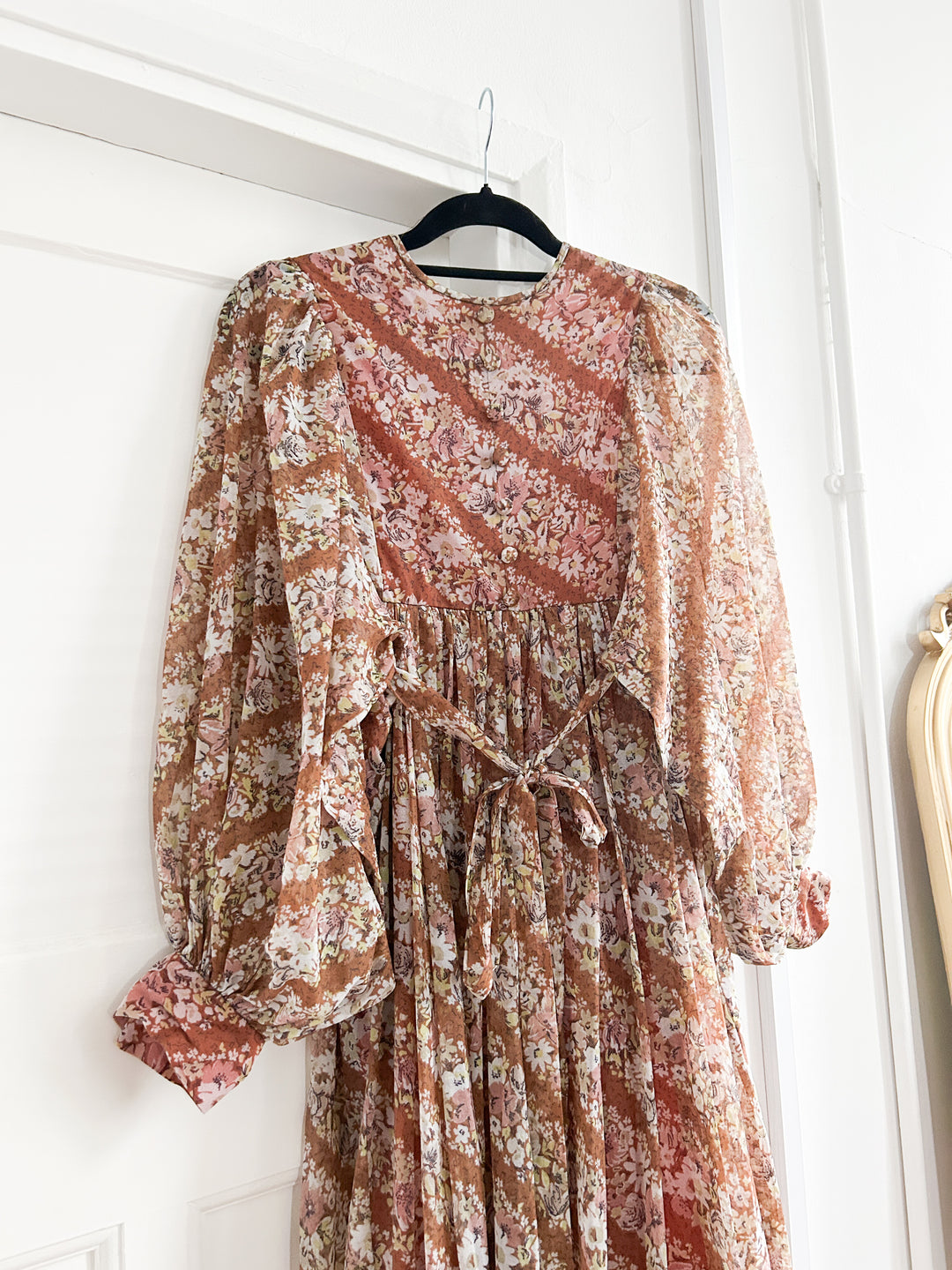 STUNNING 1970S BILLOWING SLEEVE FLORAL PRAIRIE DRESS APPROX UK SIZE 8/10/12