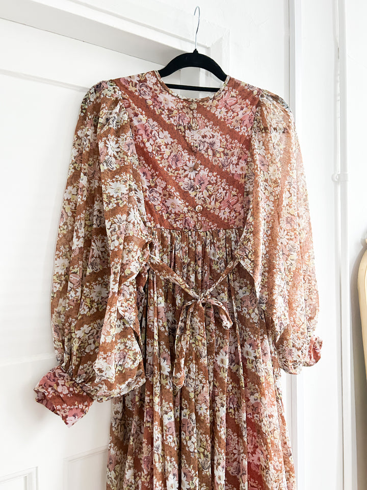 STUNNING 1970S BILLOWING SLEEVE FLORAL PRAIRIE DRESS APPROX UK SIZE 8/10/12