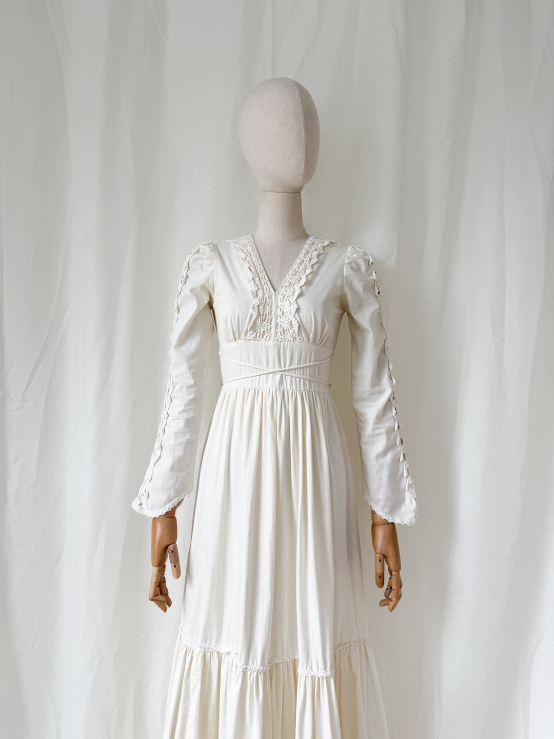 Breathtaking Precious Holy Grail Rare 1970s Gunne Sax Cotton Bohemian Maxi Dress