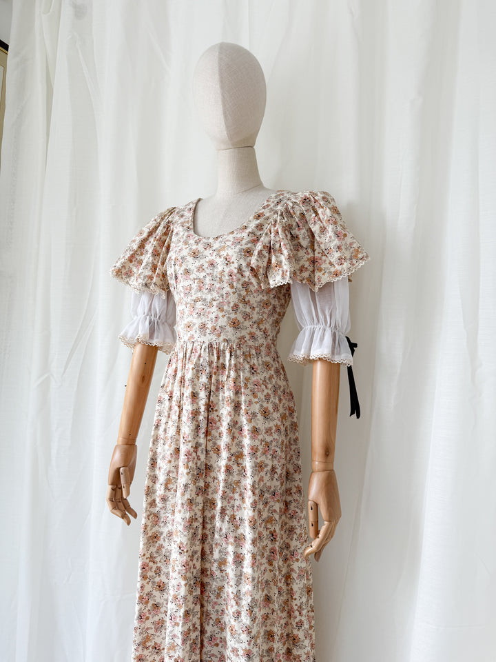 Heavenly Holy Grail 1970s Rare Gina Fratini for Fiona Dresses Floral Cotton Maxi Dress