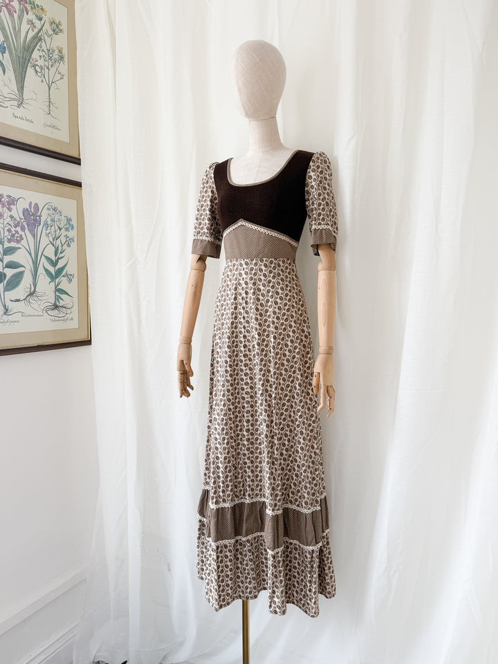 Divine Incredible 1970s Thistle Print Brown Cotton Bohemian Maxi Dress