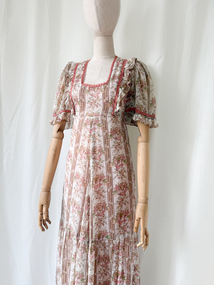 Gorgeous Bohemian Rare 1970s Novelty Print Romantic Cotton Maxi Dress