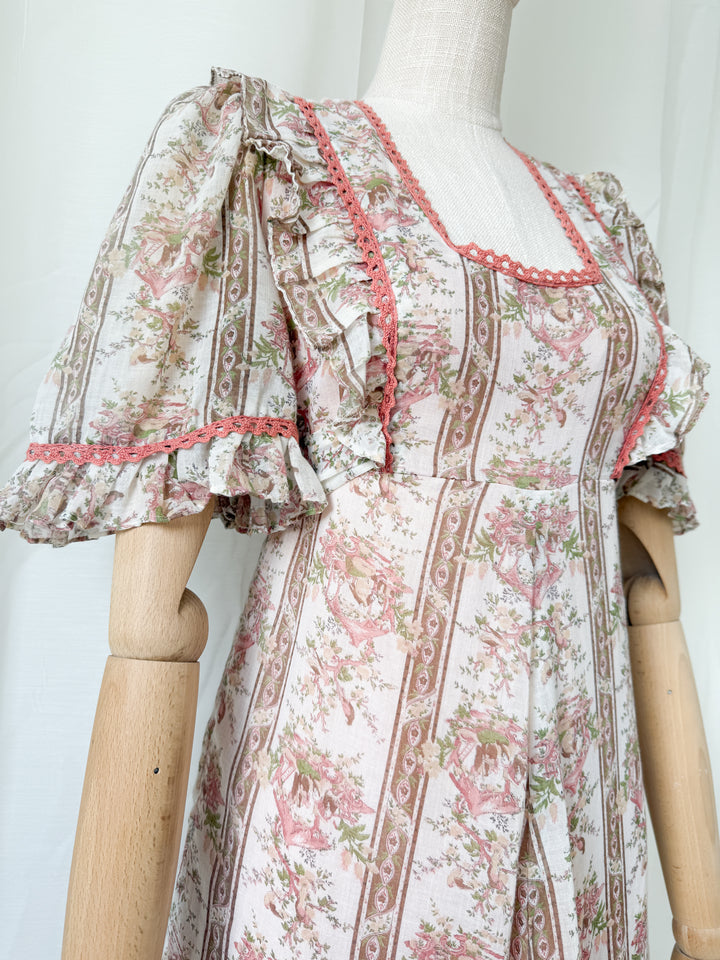 Gorgeous Bohemian Rare 1970s Novelty Print Romantic Cotton Maxi Dress