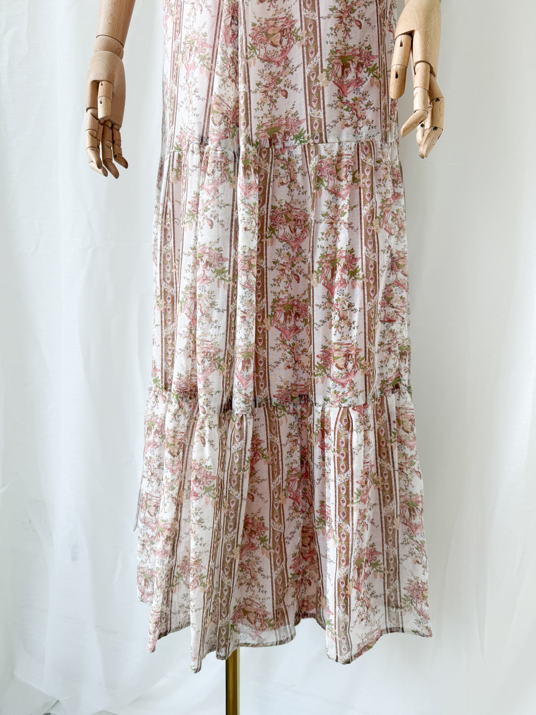 Gorgeous Bohemian Rare 1970s Novelty Print Romantic Cotton Maxi Dress