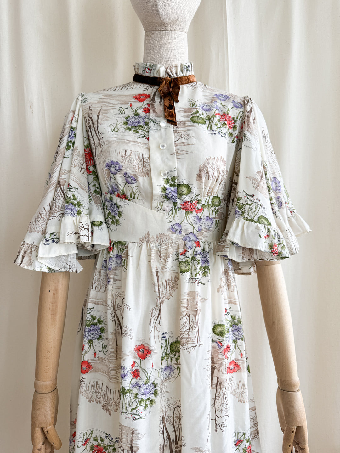 Gorgeous 1970s Soft Cotton Tree Print Flutter Sleeve Prairie Maxi Dress