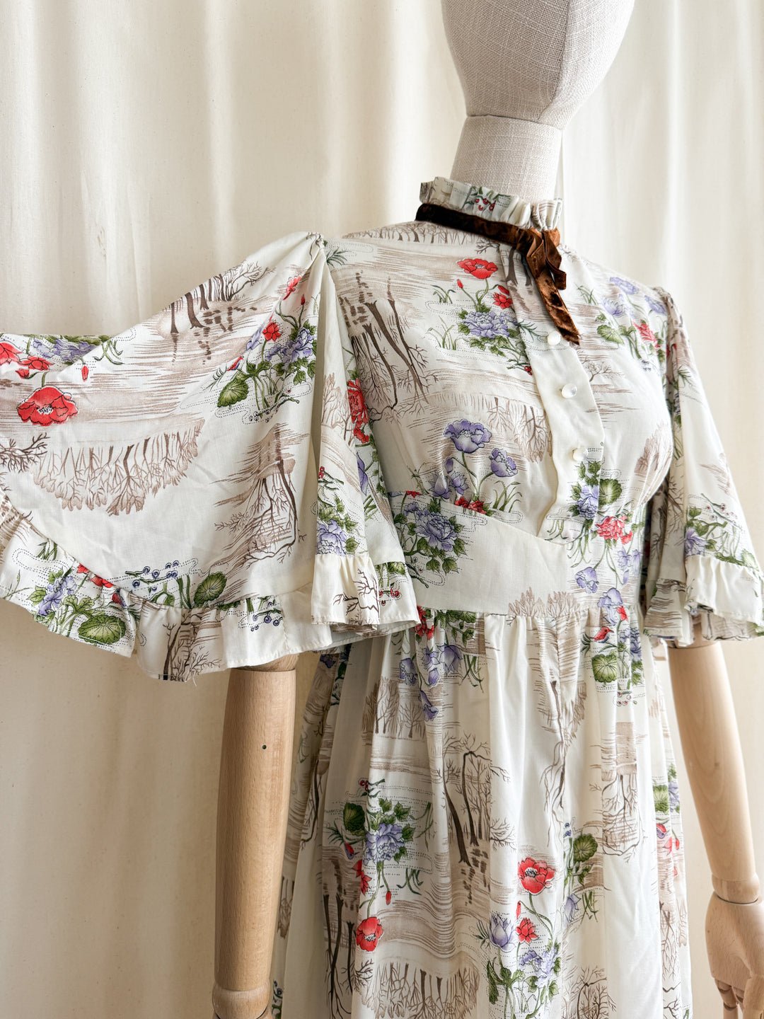 Gorgeous 1970s Soft Cotton Tree Print Flutter Sleeve Prairie Maxi Dress