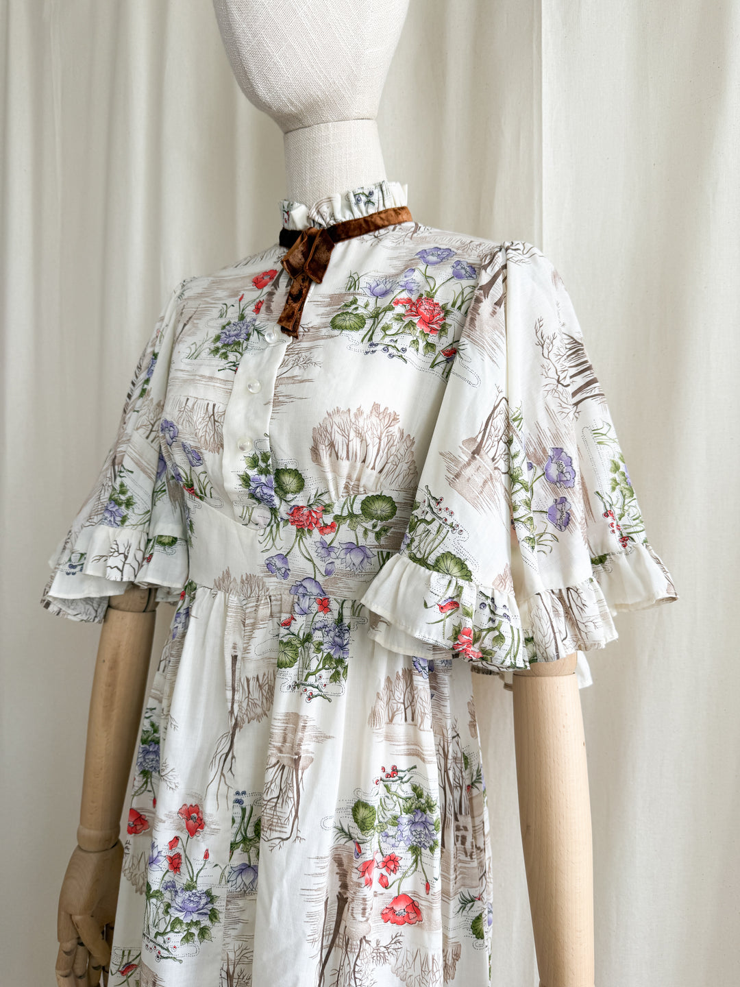 Gorgeous 1970s Soft Cotton Tree Print Flutter Sleeve Prairie Maxi Dress