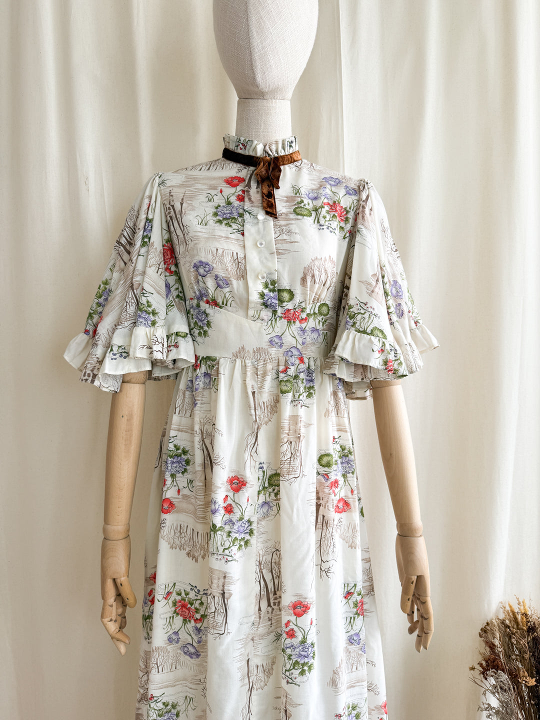 Gorgeous 1970s Soft Cotton Tree Print Flutter Sleeve Prairie Maxi Dress