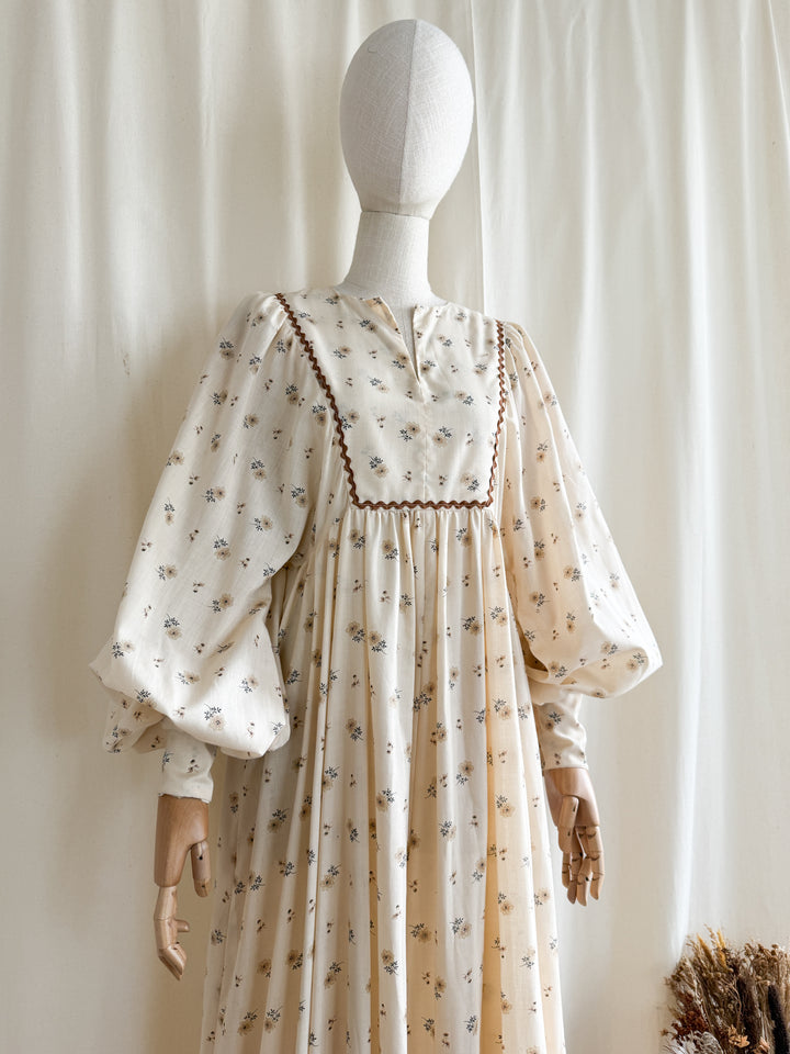 Holy Grail Rare Whimsical 1970s billowing sleeve cotton prairie maxi dress