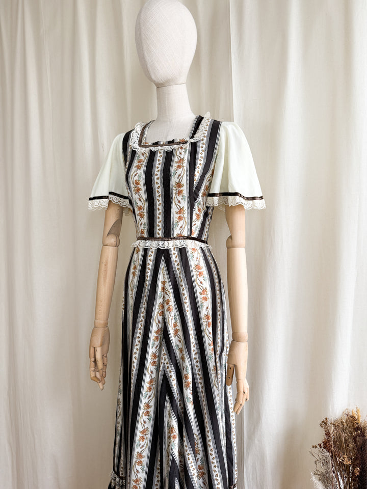 Gorgeous 1970s witchy dark floral chintz stripe cotton prairie maxi dress