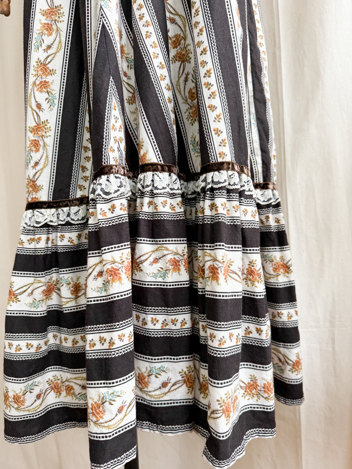 Gorgeous 1970s witchy dark floral chintz stripe cotton prairie maxi dress