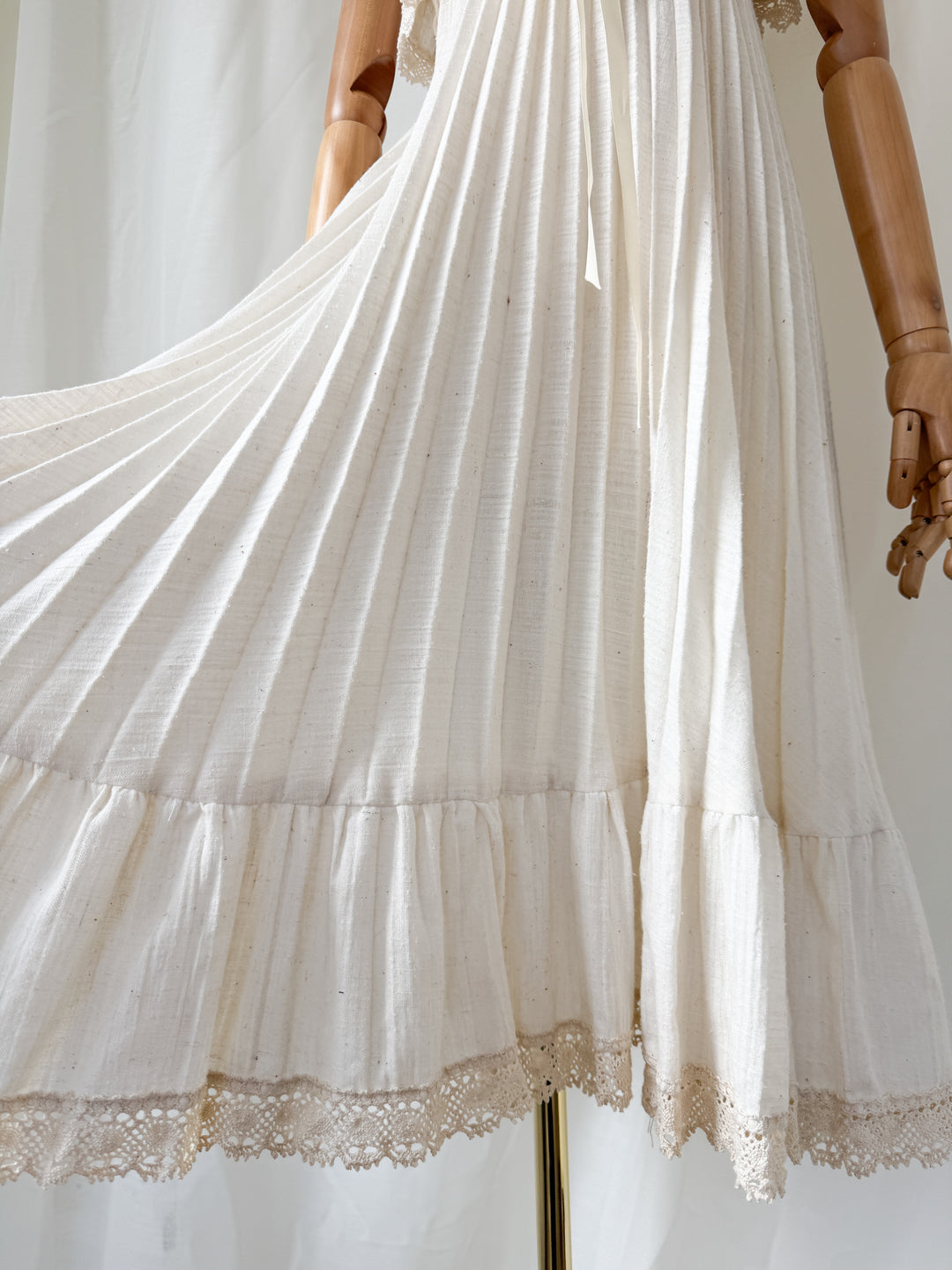 Utterly Beautiful Rare 1970s Soft Cheesecloth Pleated Bohemian Midi Dress