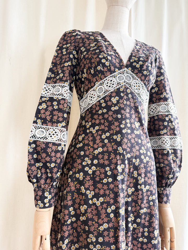 beautiful rare 1970s dark floral cotton prairie maxi dress