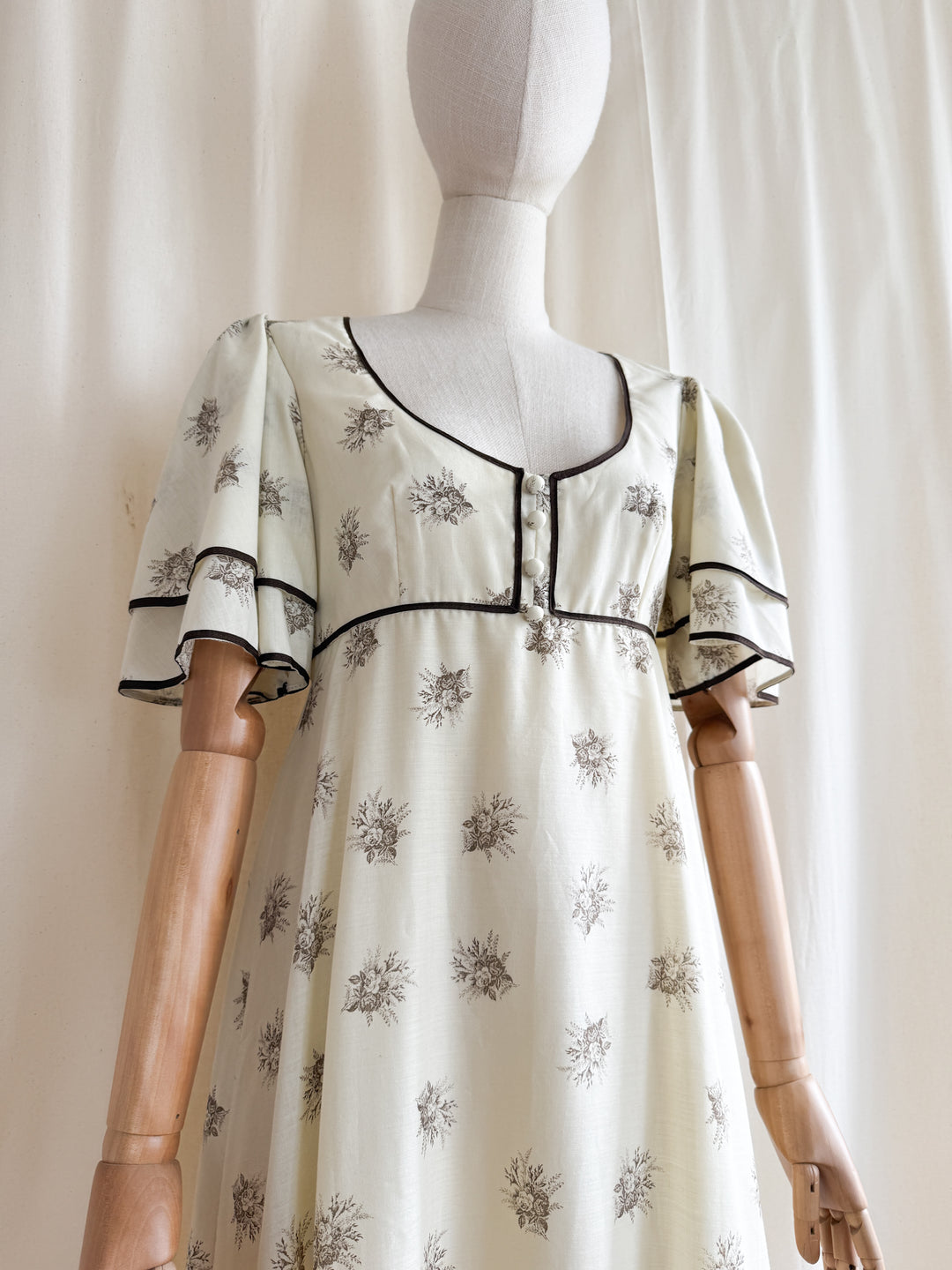 Stunning Rare 1970s Soft Cream Delicate Floral Romantic Cotton Prairie Maxi Dress