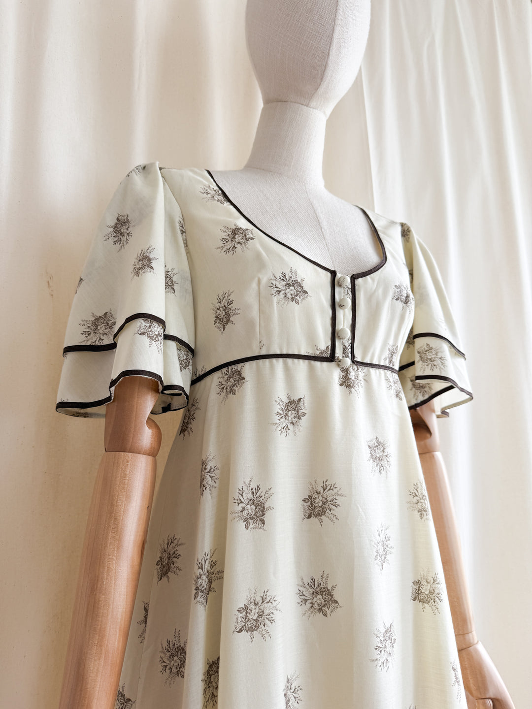 Stunning Rare 1970s Soft Cream Delicate Floral Romantic Cotton Prairie Maxi Dress