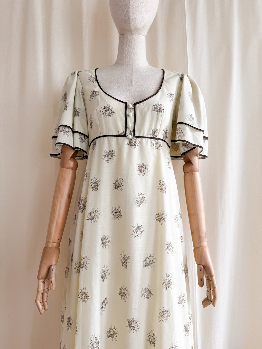 Stunning Rare 1970s Soft Cream Delicate Floral Romantic Cotton Prairie Maxi Dress