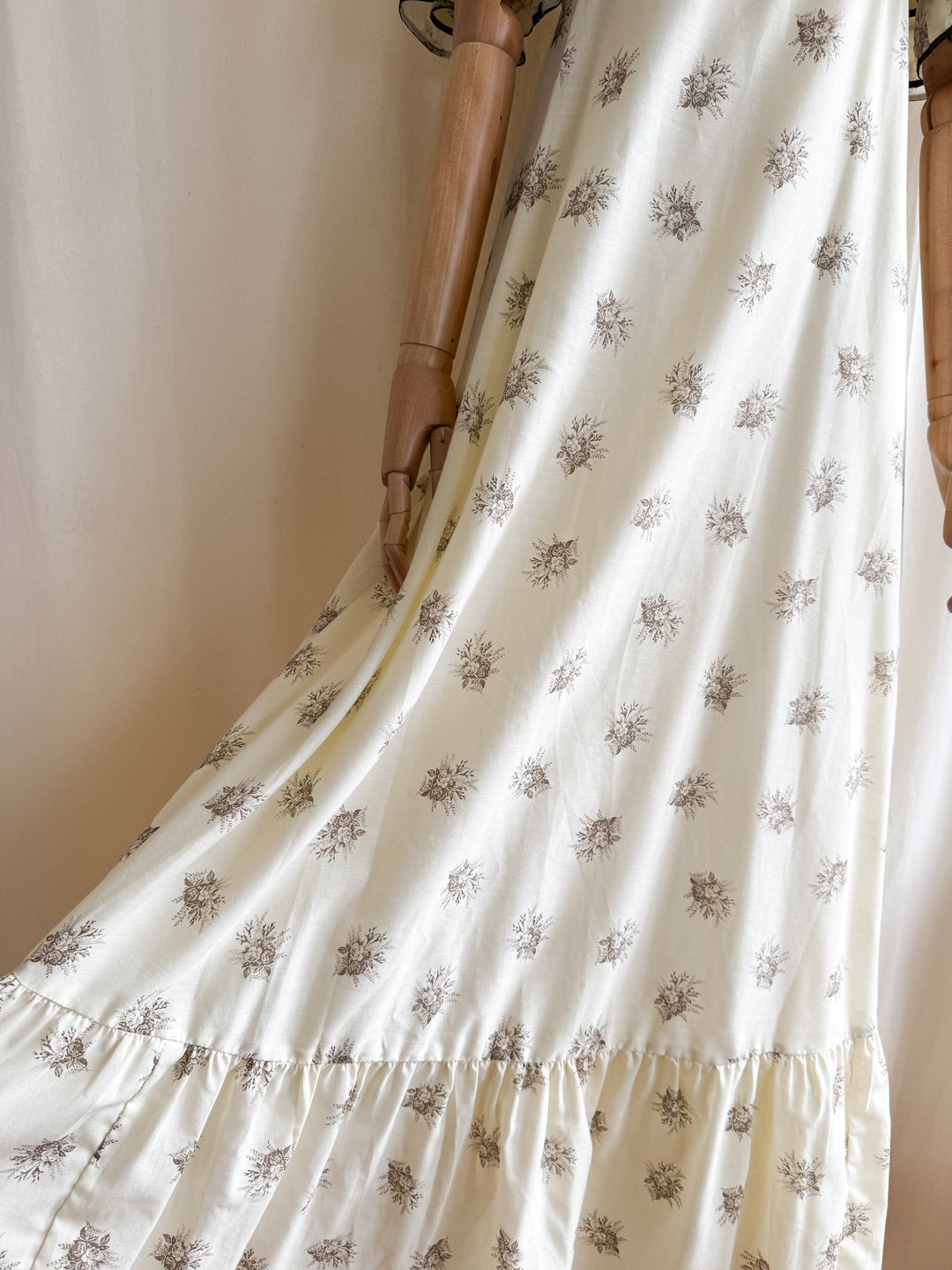 Stunning Rare 1970s Soft Cream Delicate Floral Romantic Cotton Prairie Maxi Dress