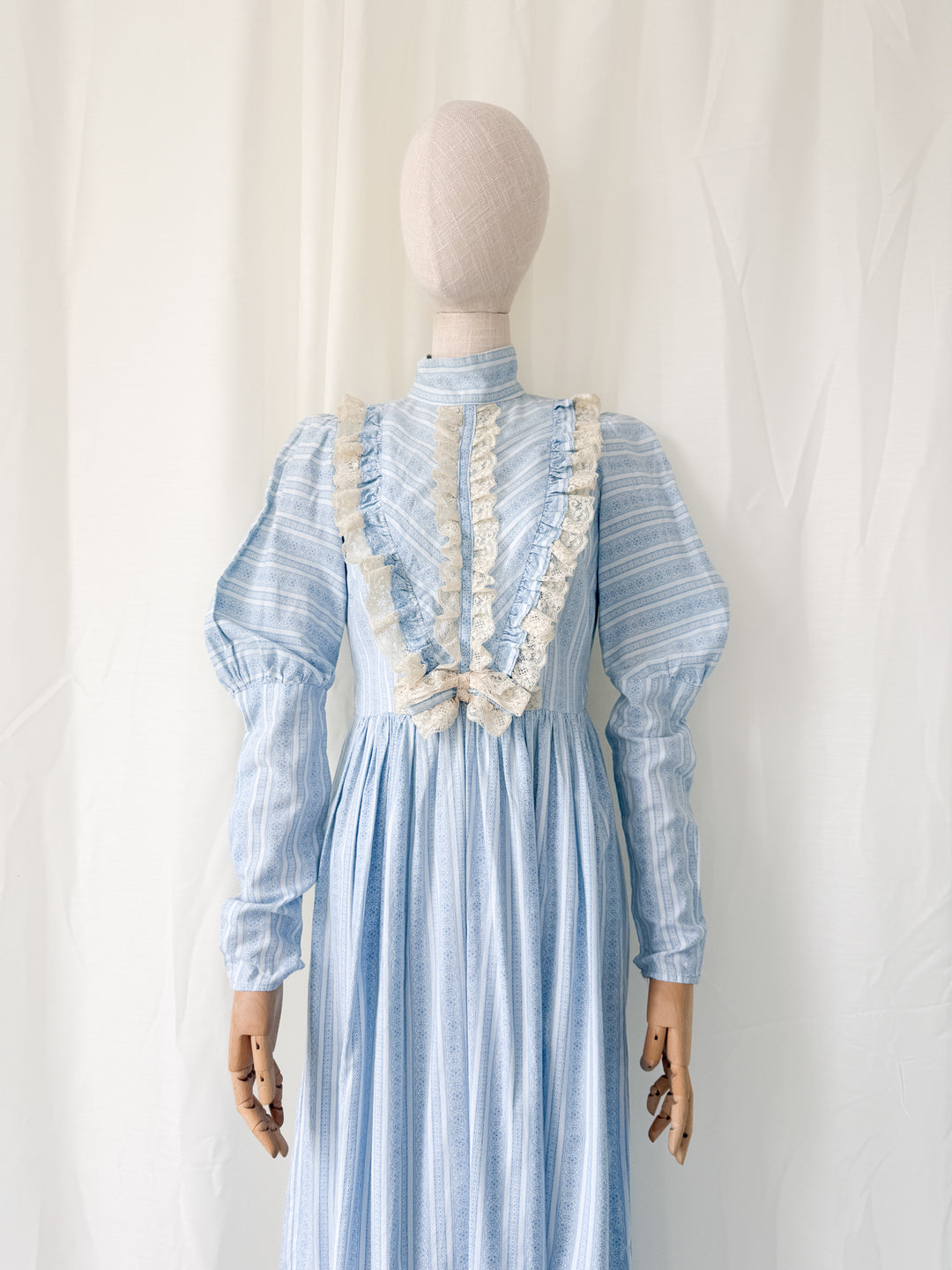 Heavenly Rare 1970s Fashion Mouse Lace Trimmed Cotton Midaxi Dress