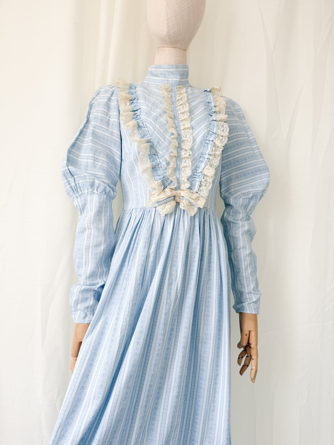 Heavenly Rare 1970s Fashion Mouse Lace Trimmed Cotton Midaxi Dress