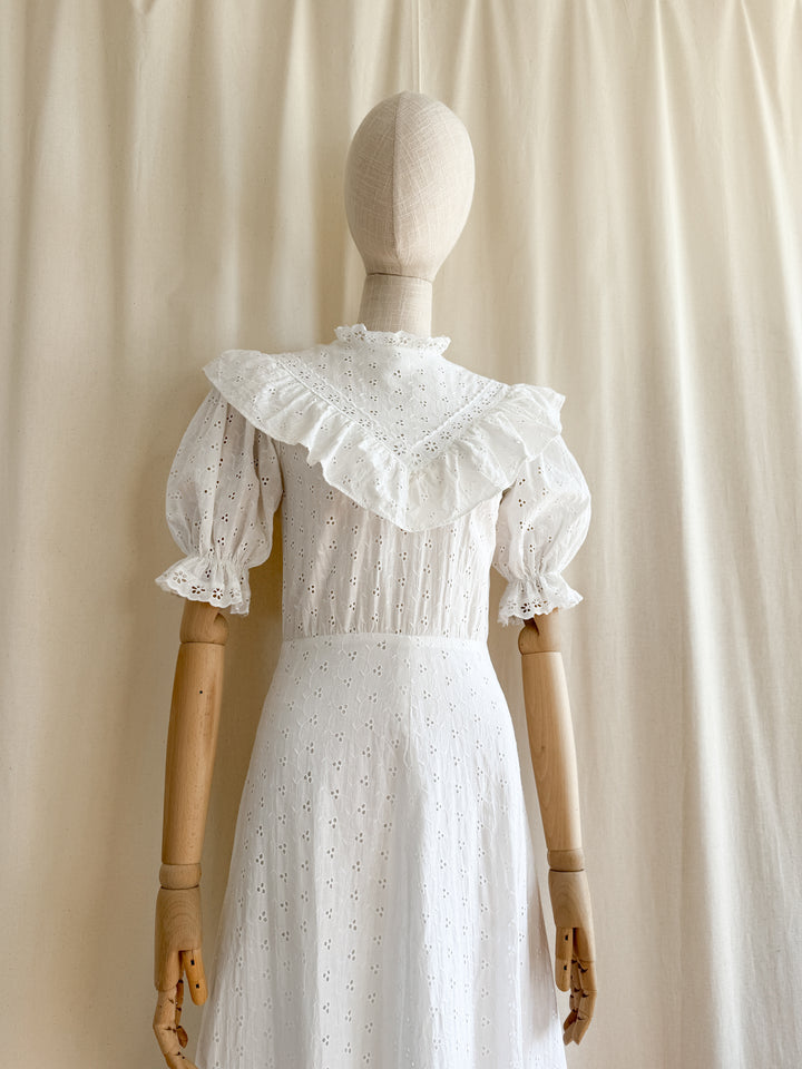 The Dianthus ~ gorgeous 70s handmade broderie anglaise cotton prairie dress
