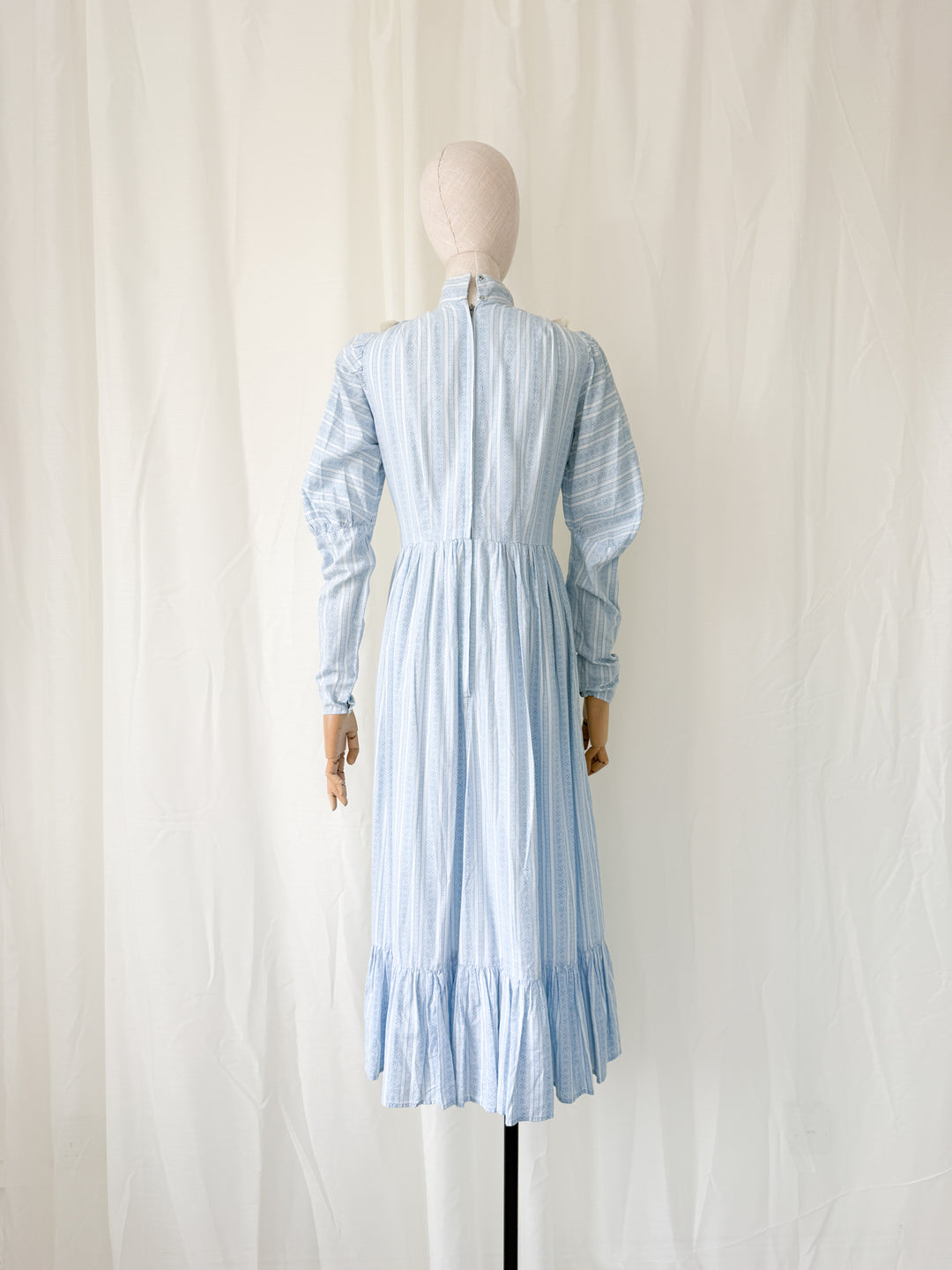 Heavenly Rare 1970s Fashion Mouse Lace Trimmed Cotton Midaxi Dress