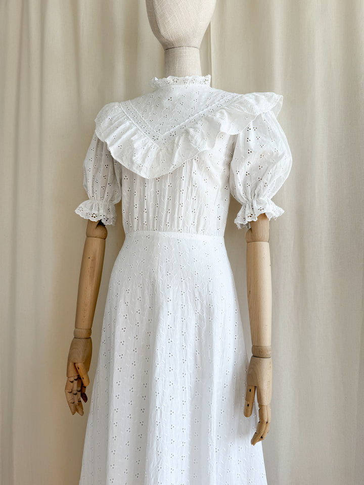 The Dianthus ~ gorgeous 70s handmade broderie anglaise cotton prairie dress