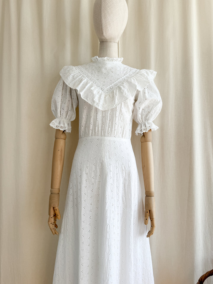 The Dianthus ~ gorgeous 70s handmade broderie anglaise cotton prairie dress