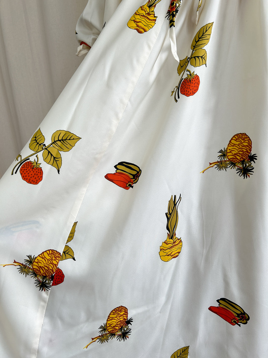 Holy Grail Iconic 1970s Forbidden Fruit Print Billowing Sleeve Dress b The Pansy Garden Holy Grail Iconic 1970s Forbidden Fruit Print Billowing Sleeve Dress b The Pansy Garden