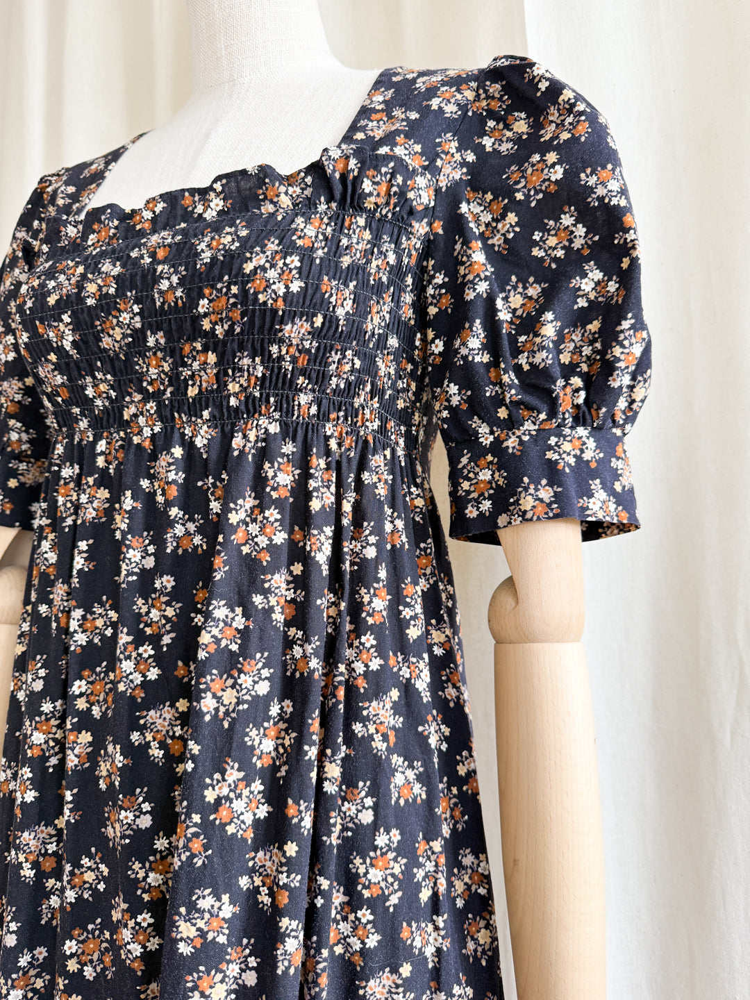 Adorable 1970s Brown Floral Cotton Shirred Puff Sleeve Cotton Maxi Dress