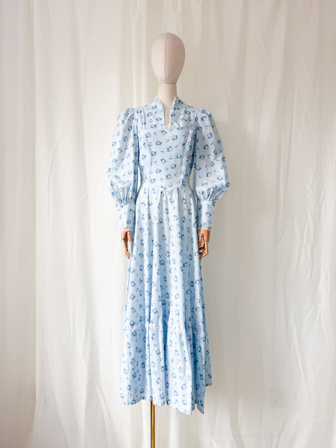 Beautiful 1970s Handmade Gunne Sax Style Cotton Prairie Maxi Dress